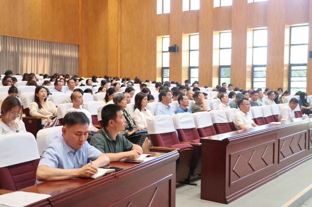 20240611铸牢中华民族共同体意识教育报告4.JPG