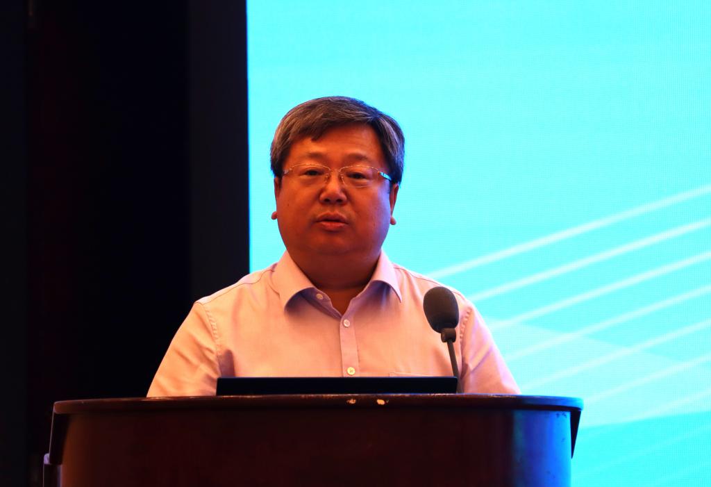 研究中心第一次会议5.JPG